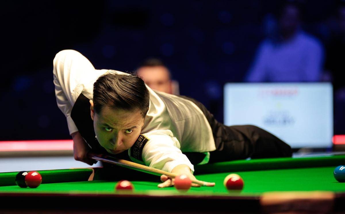 体育浙江队签下申花中场钱杰给